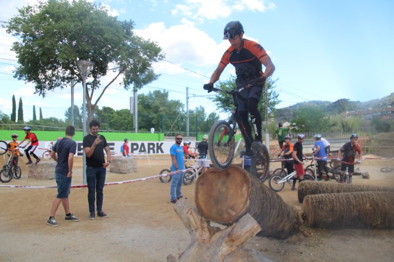 Inaugurat el nou Bike Park, especialitzat en la pràctica de BMX i bike trial