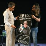 Pep Bou rep l'obsequi del cartell de l'ONG