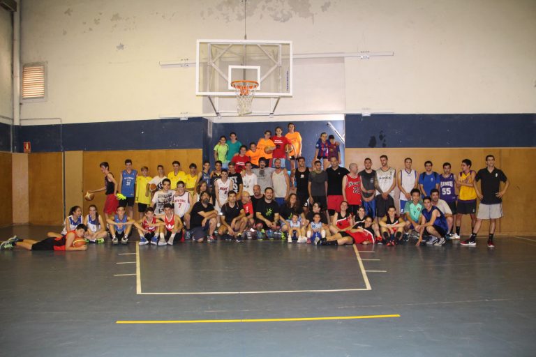 El CB La Mercè i Mans Mercedàries fan pinya per reconstruir una escola a Equador