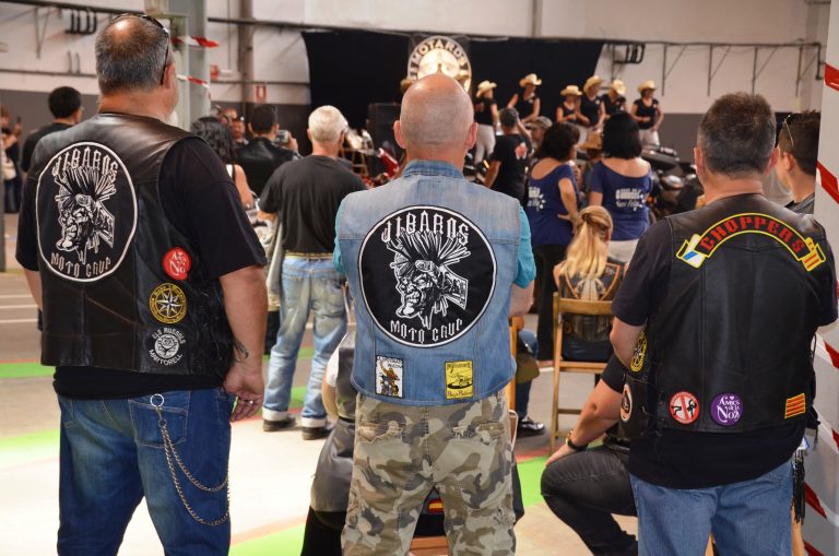 Ca n’Oliveras rugeix amb la 2a Trobada Motera i el 3r aniversari de Motards Martorell