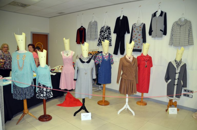 Els alumnes de les escoles d’Art i de Costura i Patronatge exposen les creacions del curs a El Círcol