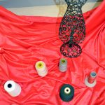 Exposició a El Círcol. Final de curs de l'Escola Municipal de Costura i Patronatge