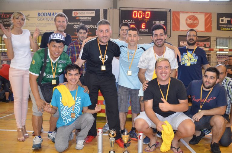 L’onzena Lliga de futbol sala de clubs socials clou a Martorell amb uns 200 participants