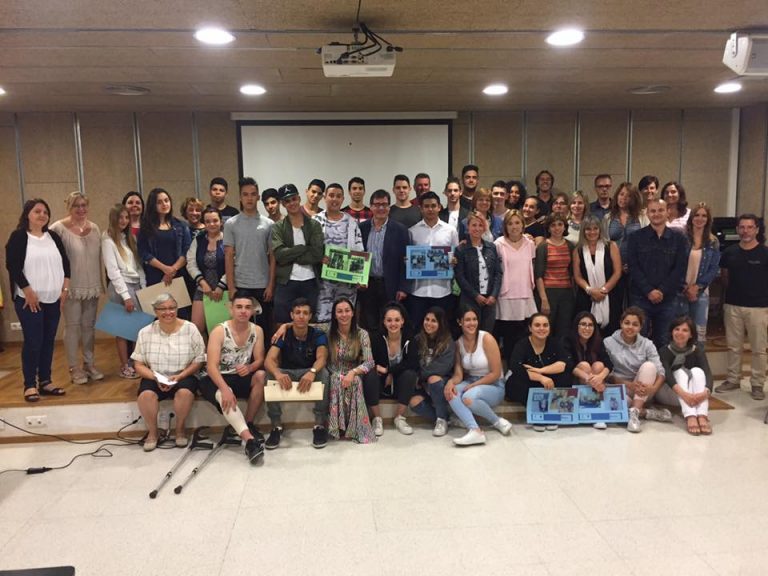 Una trentena de joves concilien estudis i experiència laboral al programa ‘Anem per feina’