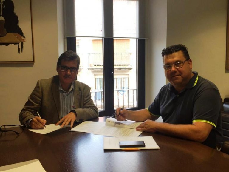 Signat un conveni amb els veïns de Buenos Aires per subvencionar la rehabilitació de façanes