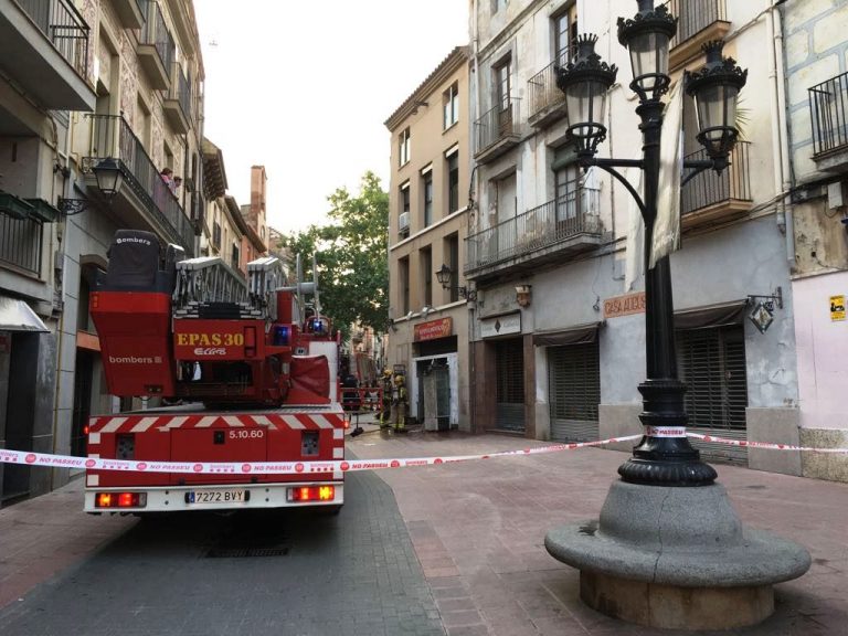 Incendi a les neveres d’un supermercat de La Vila sense causar ferits
