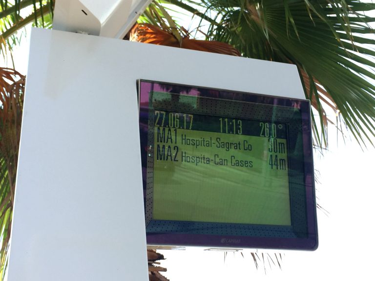 L’Ajuntament instal·la panells informatius del temps d’espera del bus urbà