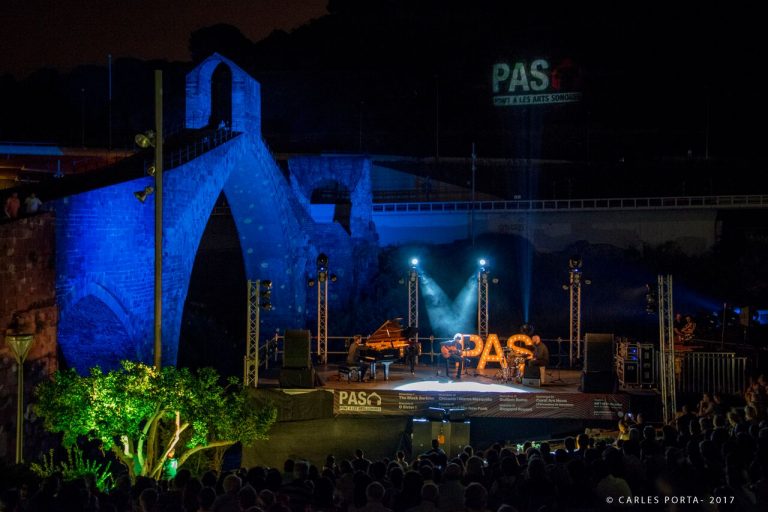 La Caserna inaugura l’exposició fotogràfica sobre els 5 anys del Festival PAS