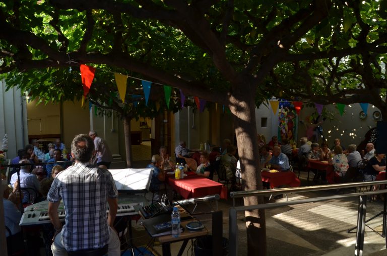 L’Esplai d’Avis de La Vila ha apropat 250 persones als concerts al pati dels dissabtes de juliol