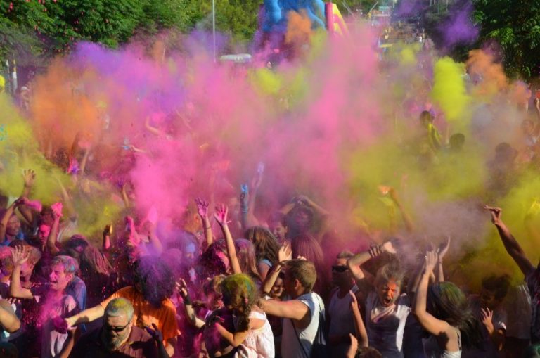 El ‘Holi Festival’ tornarà per la Festa Major amb una explosió de color i amb música