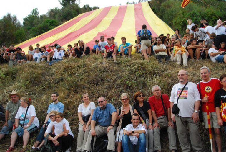 Els 40 anys de l’enlairada de la senyera i els 25 de la ruta de les motos, plats forts de la Diada
