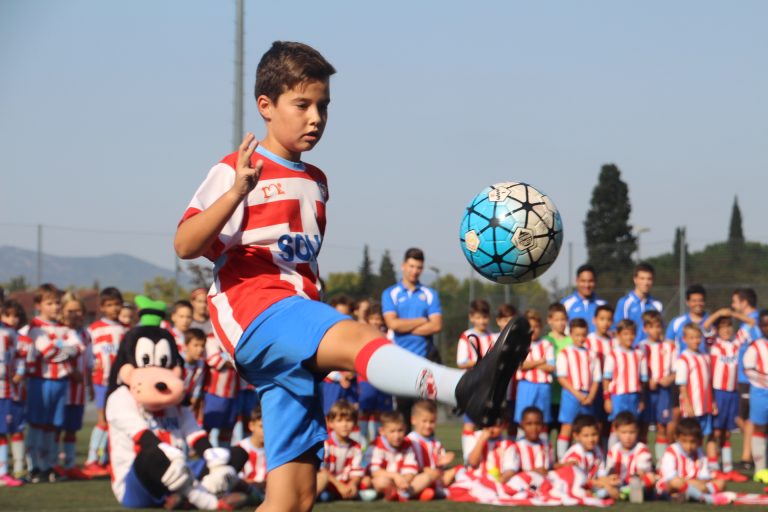El CF Martorell, pioner en estrenar una app, presenta els 600 jugadors del curs 17-18