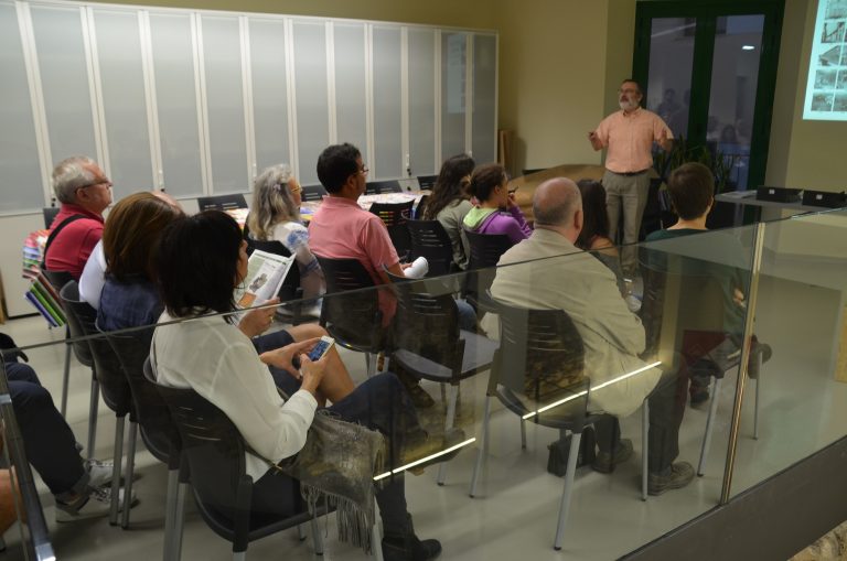 Clàudia Muñoz i Rosa Farreras guanyen el concurs Refotografiem Martorell del CEM