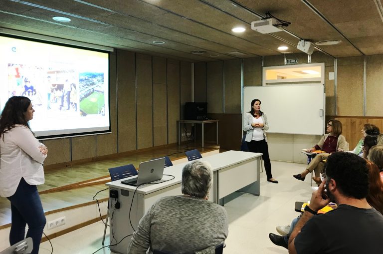 La Fundació Cruyff presenta el projecte ‘Pati 14’ a les escoles de Martorell