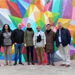 Okuda San Miguel i l'equip de govern, a la plaça de les Cultures. IntARTvencions