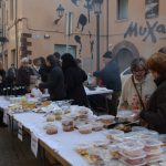 Cuina i mercat solidaris de l'associació de veïns del barri del Pont del Diable