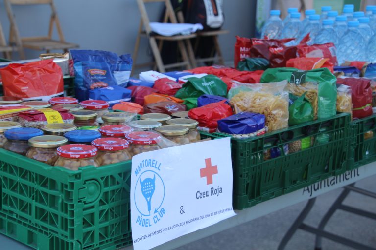 El Martorell Pàdel Club recull 800kg d’aliments en el torneig solidari en favor de Creu Roja