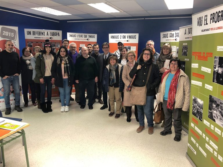 El Servei Local de Català inaugura l’exposició ’10 anys de Voluntariat per la llengua’