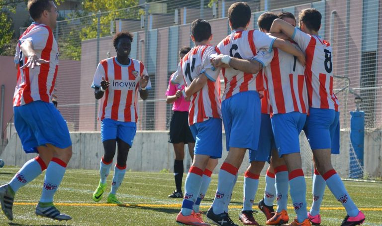 El primer equip del CF Martorell pateix per guanyar a domicili i dormirà líder una setmana més