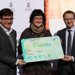 L'alcalde Xavier Fonollosa, la martorellenca Mònica López, i el director general de l’AMTU, Joan Prat