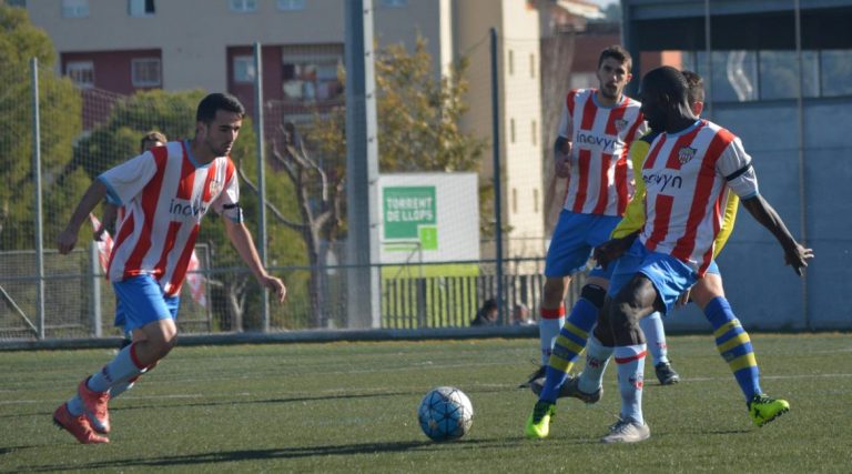 El primer equip del CF Martorell guanya el derbi i amplia la seva renda al capdamunt de la taula