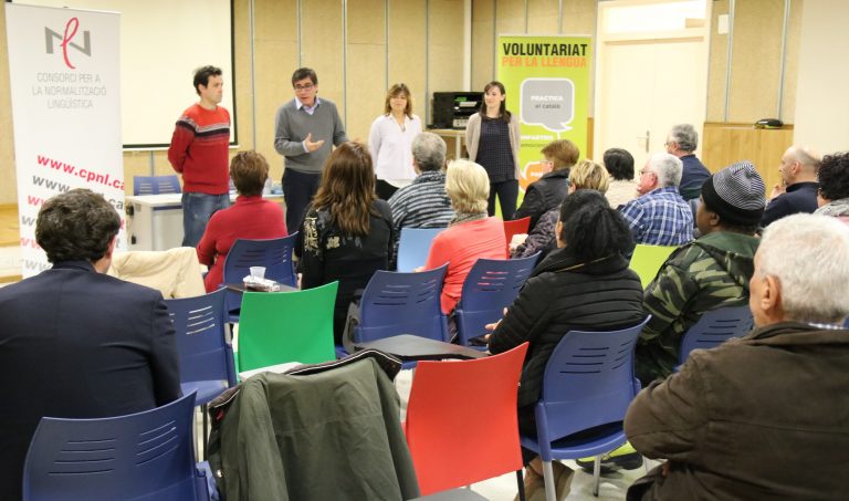 Prop d’una trentena d’aprenents enfortiran el català oral al 14è Voluntariat per la llengua