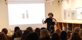 ‘Entusiasme’ inclou un curs inèdit per apropar l’art contemporani al professorat David Armengol, comissari de l'exposició