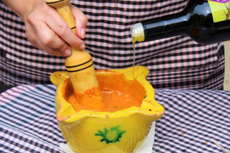 La Fira del calçot i la mel, un estímul pel mercat no sedentari de La Vila