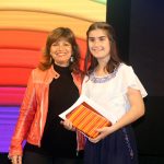 43è Premi Vila de Martorell. La regidora Núria Canal i la premiada Clàudia Arjona