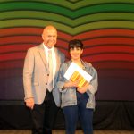 43è Premi Vila de Martorell. El regidor Sergi Corral i la premiada Laura Tella