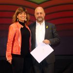 43è Premi Vila de Martorell. La regidora Núria Canal i el premiat Francesc Xavier Borràs