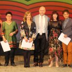 43è Premi Vila de Martorell. Premis ex aequo al millor tràiler per a Dolors Caro -tercera per l'esquerra- i Héctor Cerezales -dreta-