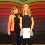 43è Premi Vila de Martorell. La regidora Núria Canal i la premiada Berta Florés