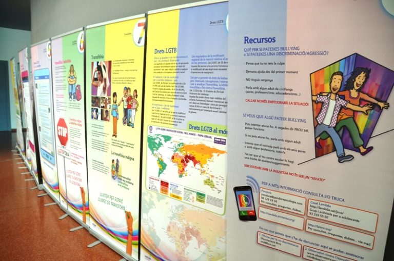 Joventut fa campanya als instituts de Martorell per evitar la discriminació LGTBI