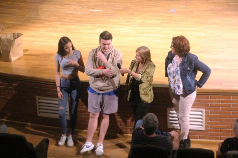 Es presenten els 7 curtmetratges fets per centres d’ensenyament locals al 5è ‘Reacciona’