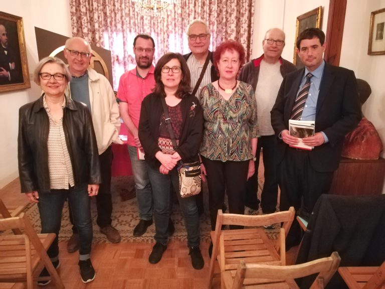 Joan Cuscó entra en l’univers artístic de Francesc Pujols amb un nou llibre