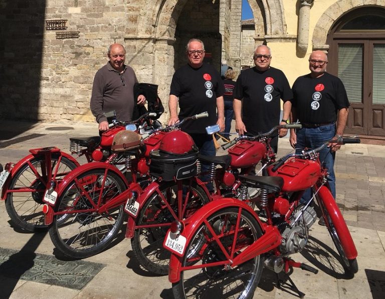 Socis de l’AMCAM reediten el ‘Camino de Santiago’ sobre una Guzzi 25 anys després