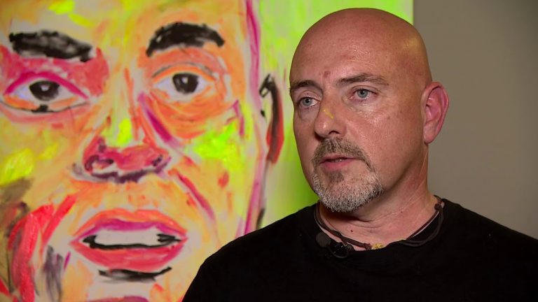 El pintor martorellenc Markus Armengol retrata Andrés Iniesta en una nova entrega d’art extrem