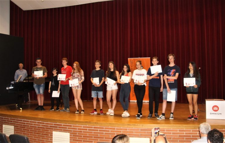 Òmnium Cultural fa un acte de reconeixement als finalistes martorellencs del Premi Sambori