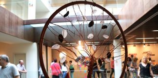 Alumnes del Col·legi La Mercè s’entusiasmen amb l’art contemporani a La Caserna Entusiasma't, exposició dels alumnes del Col·legi La Mercè