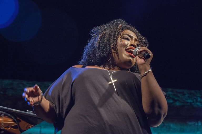 El PAS servirà dissabte una nit vibrant de soul amb Annie B & The London Comunity Gospel Choir