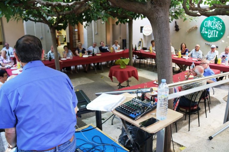 Comencen els ‘Concerts al pati’ de l’Esplai de la Gent Gran de La Vila