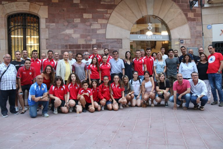 Els quatre equips del CF Martorell campions de les seves lligues reben un reconeixement per part del consistori