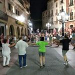 Sardanes a la fresca. (Fotografia de Pere Salvador)