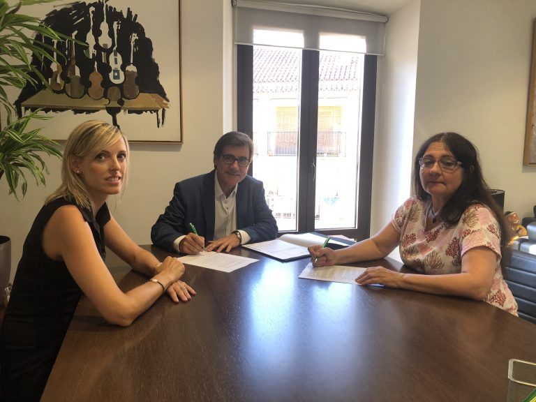 El CET Can Cases seguirà tenint cura de la jardineria de l’EOI i l’Institut Joan Oró