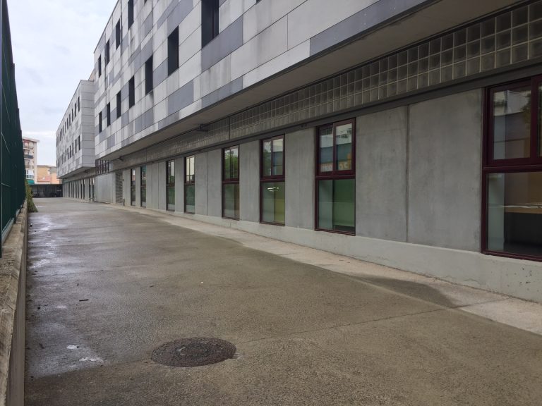 Finalitzen les obres de millora de la zona de serveis de l’escola Mercè Rodoreda