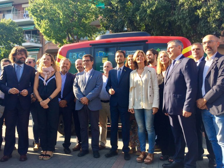 Fonollosa assisteix a la inauguració de l’Èrica, el nou bus autònom que arribarà a Martorell a l’octubre