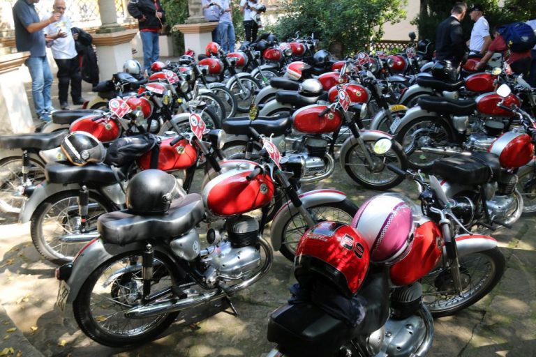Martorell acull una jornada inoblidable pels amants de la Tralla 101, la primera moto de Bultaco