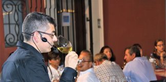 Vins i filosofia pujolsiana al primer tast de la Festa del Roser Racons del Vimart. Celler d'en Xavi i la Fundació Pujols