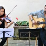 Eugeni Muriel a l'exposició 'Mitologia clàssica i vinya'